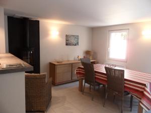 REF 061 Maison idéale pour une famille de 4 personnes avec une belle vue sur l'océan environnement boisée