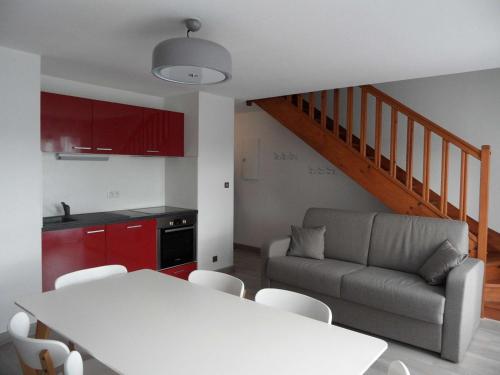 REF 122 Appartement 4 pièces avec piscine et terrain de tennis
