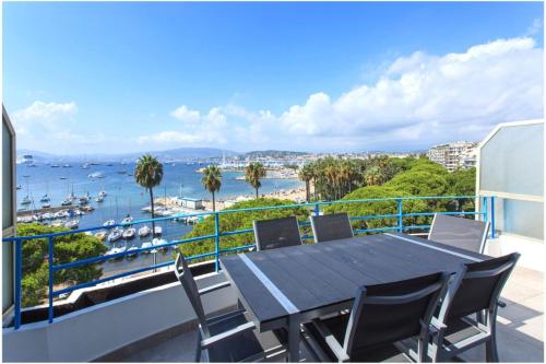 REF 1229 - Beautiful modern apartment Cannes Croisette