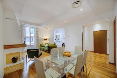 REF 1320 - Beautiful apartment located in Rue dAntibes