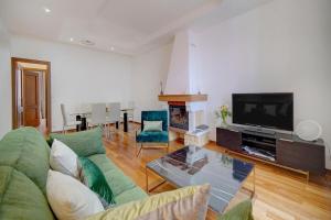 REF 1320 - Beautiful apartment located in Rue dAntibes