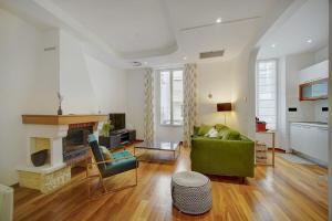 REF 1320 - Beautiful apartment located in Rue dAntibes