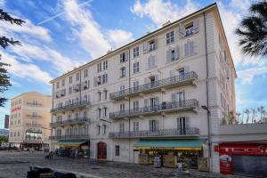 REF 1393 - Appartment completely renovated south facing - Center of Cannes