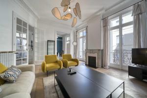 REF 1412 - Charming two bedroom apartment in Rue d'Antibes