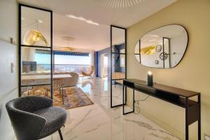 REF 1454 - Renovated 2 bedroom apartment - City center