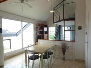REF 146 Appartement 2 pièces avec une petite vue sur le port et la mer