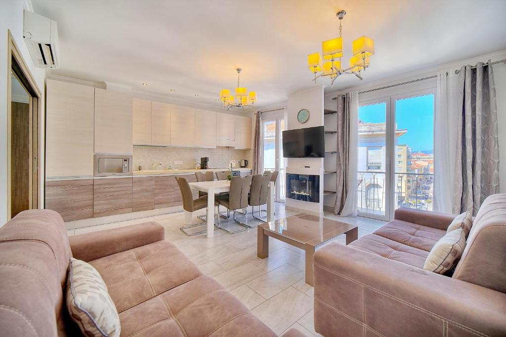 REF 1477 - Newly renovated flat centre of Cannes 1 Rond-Point Duboys d’Angers, 06400 Cannes