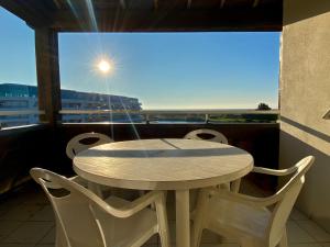 REF 148 Appartement 2 pièces avec jolie vue sur la mer