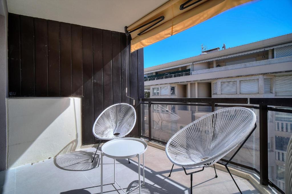 REF 1745 - Cannes City Center - Clear sea view - Renovated studio Résidence Jardins de la Croisette - Rue Pasteur, 06400 Cannes