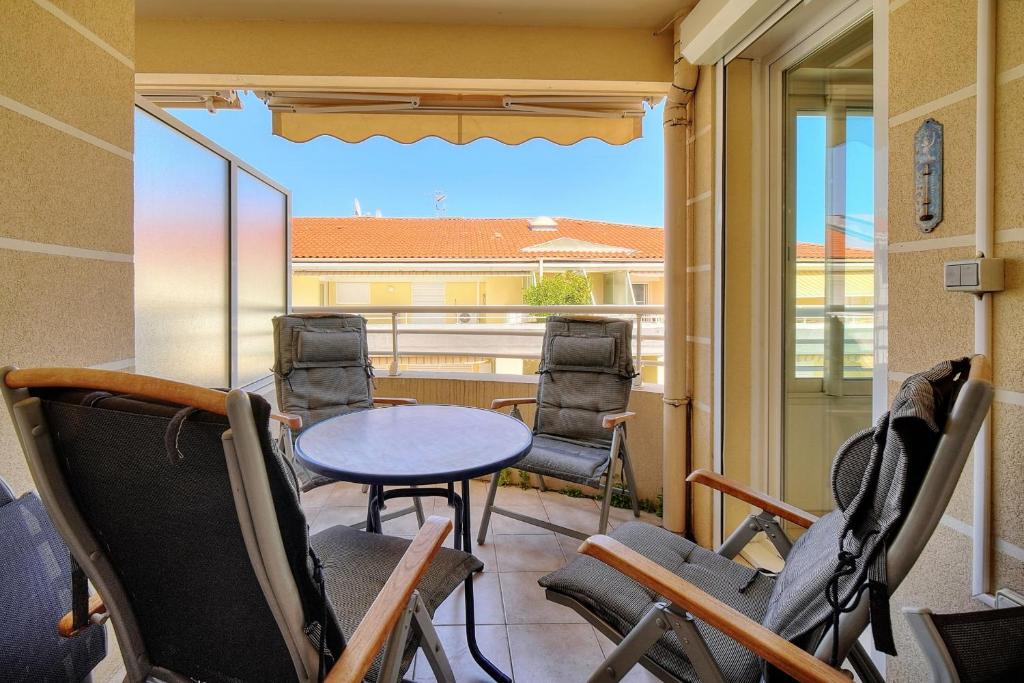 REF 1766 - 2 bedroom apartment in Cannes 200m from beaches 6 rue ricord Laty, 06400 Cannes