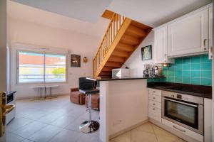 REF 1766 - 2 bedroom apartment in Cannes 200m from beaches