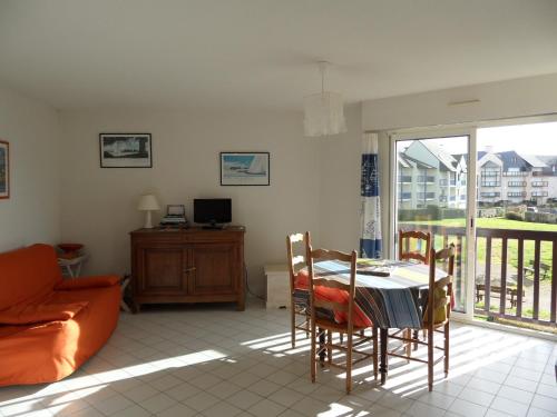 REF 204 Appartement 3 pièces situé entre le port du Crouesty et la plage