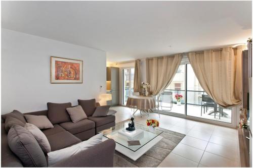 REF 912 - Apartment to rent in the centre of Cannes