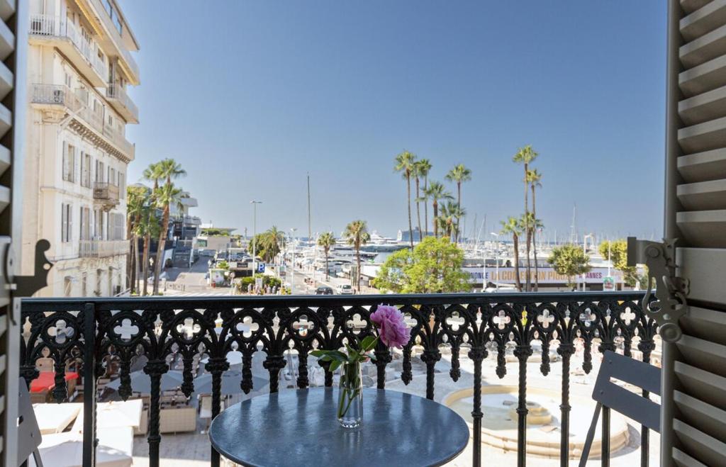 Appartement Ref ANTIBES 2p Cannes heart of the city d'Antibes, 6 06400 Cannes