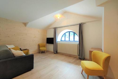 Refreshed Apartment In The Center Of Chamonix