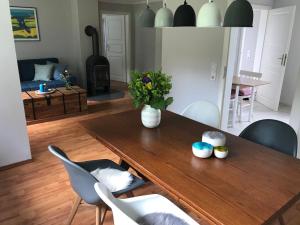 Appartement Refugium in Ostseenähe Sprengerhof, Einfahrt gegenüber vom Gartenland Schwedeneck 24229 Schwedeneck  Schleswig-Holstein