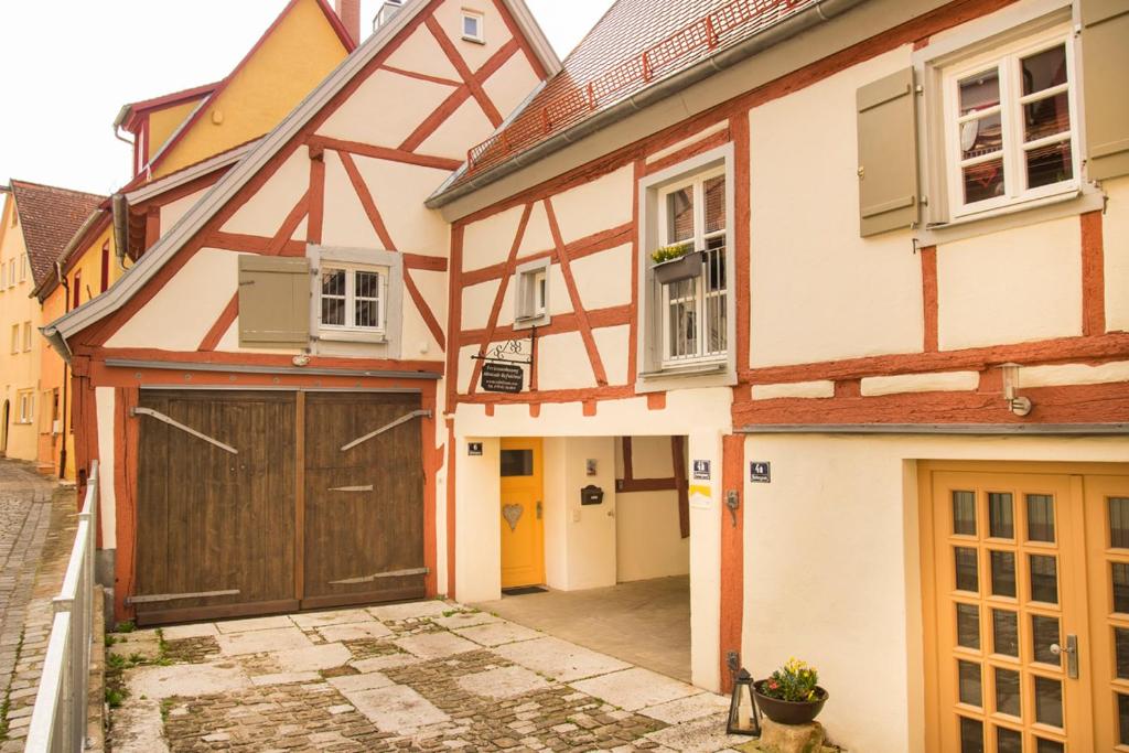 Appartement RefuKium Altstadtscheune Huttergasse 6 91781 Weißenburg in Bayern