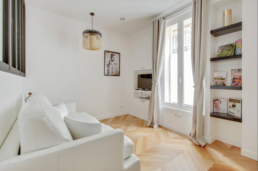 Appartement Refurbished Design Flat -near Champs-Elysées Paris 54 Rue Laugier 75017 Paris