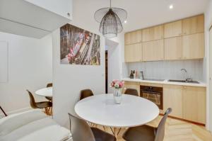 Refurbished Design Flat -near Champs-Elysées Paris