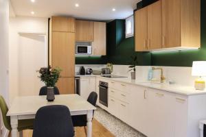 Refurbished nest near the Village des Batignolles