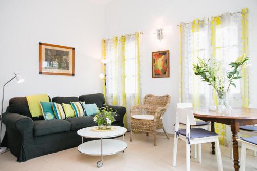 Regina's Banyuls Terrace apartment