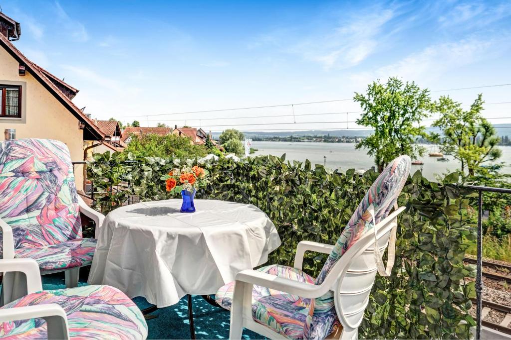 Appartement Reichenaublick Konstanzer Straße 4 78476 Allensbach