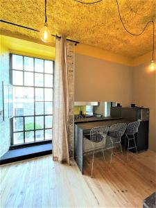 Appartement Reims : Le Yellow'loft proche hyper-centre 7 Rue Leone Lalire 51100 Reims Champagne-Ardenne