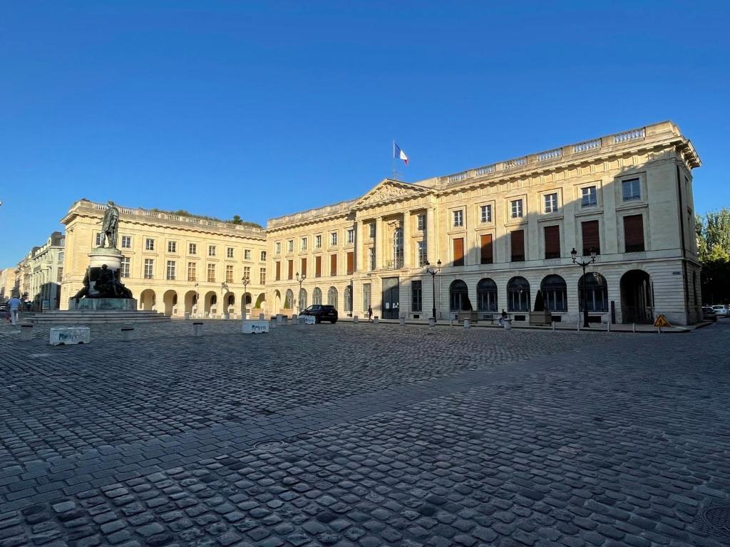 Appartement Reims Proche Hyper-centre 6 couchages Rénové 40 Rue Ruinart de Brimont 51100 Reims