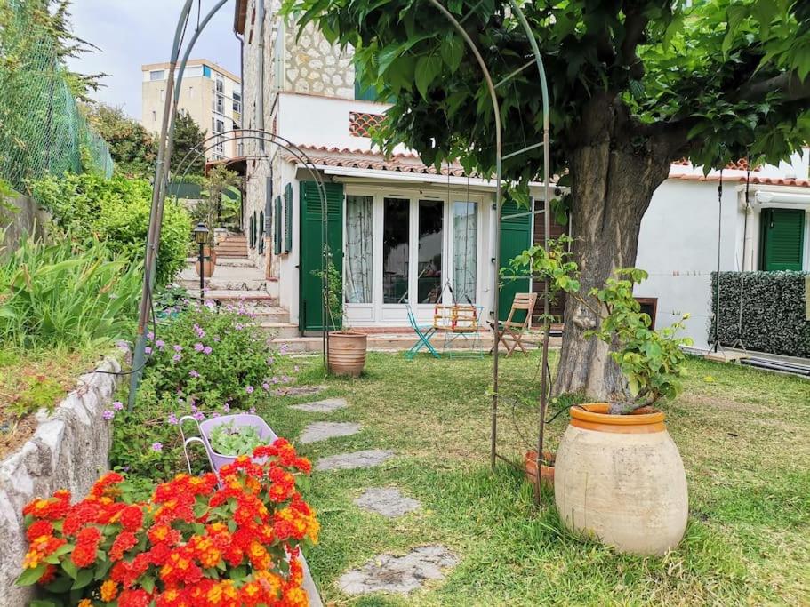 Relaxing 2p apartment in front of a lovely garden Ground floor 5 Avenue André Chénier, 06100 Nice