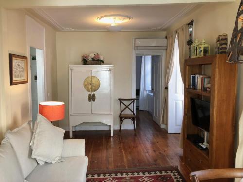 Remodeled Historic Apartment in Bairro Alto