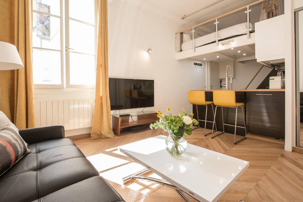 Appartement Remodeled Parisian Apartment 22 Rue Vieille du Temple 75004 Paris