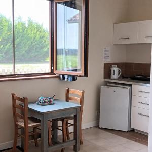REMOTELY HAVEN near Eymet studio gite with shared pool & private garden for peaceful holiday or remote working!