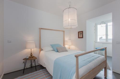 Renovated Apart with Private Courtyard, By TimeCooler