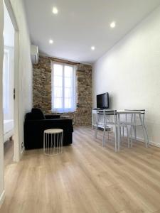 Renovated apartment AC - wifi - 2-4pers - Center Antibes rue James Close