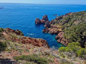 Renovated apartment, air-conditioned 5min from sea