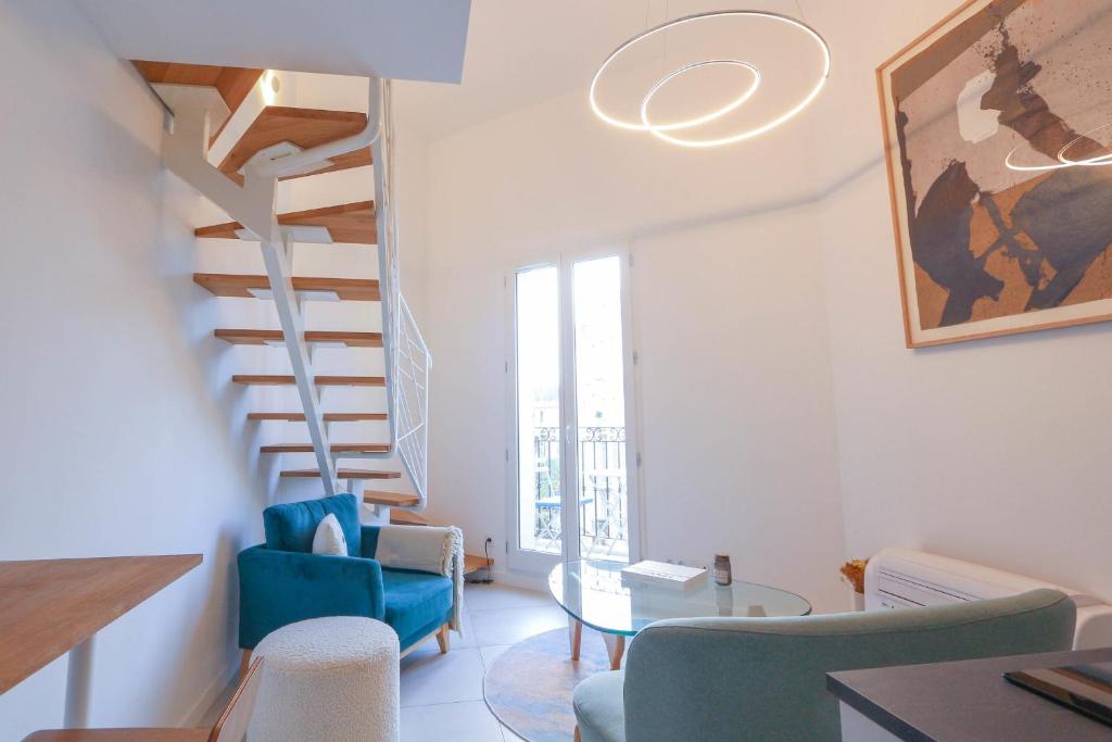 Renovated apartment in CANNES CITY CENTER with AC - Benakey 8 Rue André Chaude, 06400 Cannes