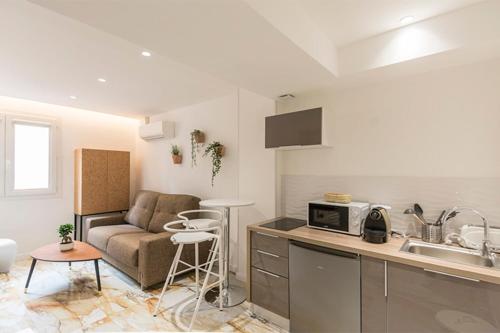 Renovated apartment on the VIEUX PORT