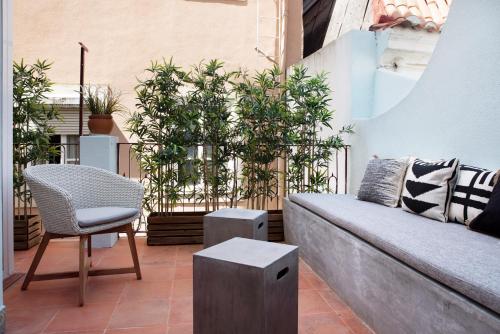 Renovated Charming Apartment with Terrace in Lapa