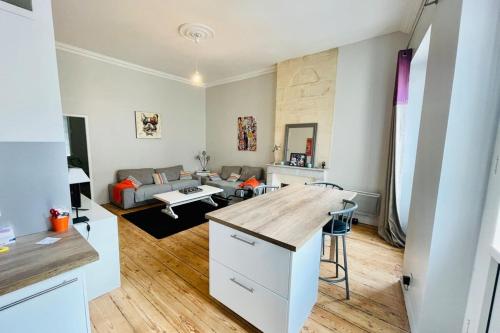 Renovated Furnished Apartment in The Heart of Historic Bordeaux