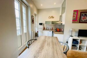 Renovated Furnished Apartment in The Heart of Historic Bordeaux