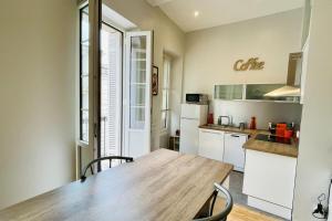 Renovated Furnished Apartment in The Heart of Historic Bordeaux