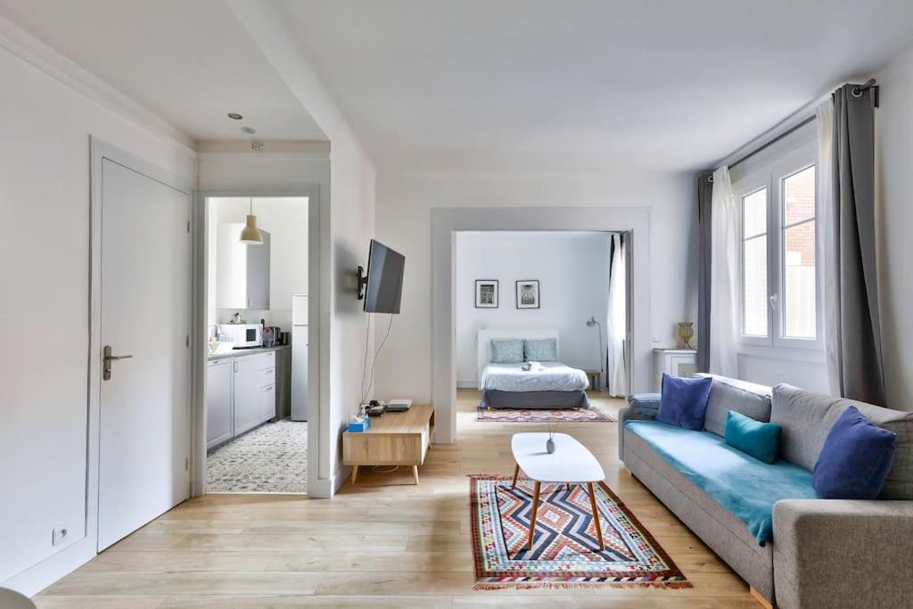 Appartement Renovated modern 1 bedroom Paris Porte Maillot 3 Rue Emile Allez 75017 Paris