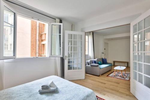 Renovated modern 1 bedroom Paris Porte Maillot
