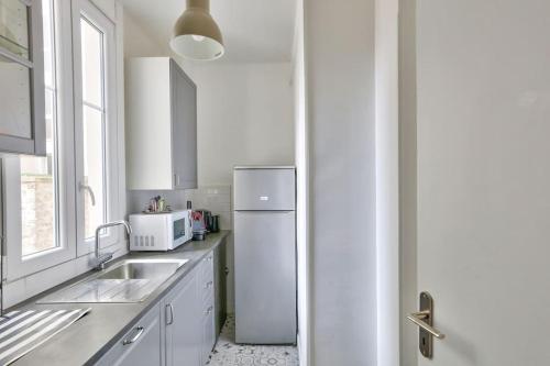 Renovated modern 1 bedroom Paris Porte Maillot