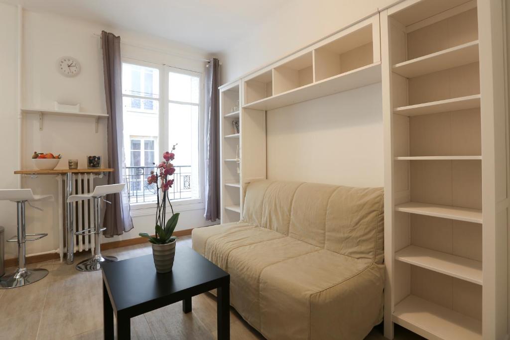 Appartement Renovated Studio for 2 3 Passage de l'Union 75007 Paris