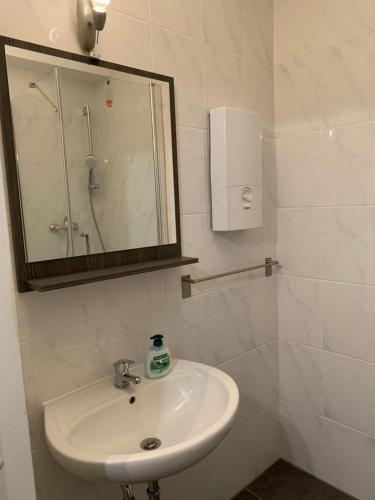 Renoviert, modern und ruhig