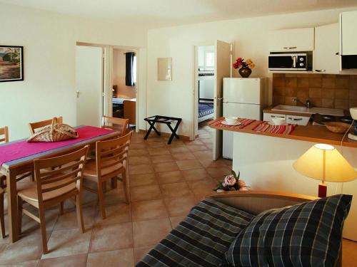 Res Cala Bianca, Borgo-Plage, apartment near the sea
