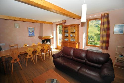 Res des Alpes n 11 - Large apartment 10 pers in the center of La Grave