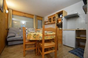 Appartement Résidence Asters - Studio pour 4 Personnes 084 1269 avenue de la Croisette 73440 Les Menuires Rhône-Alpes