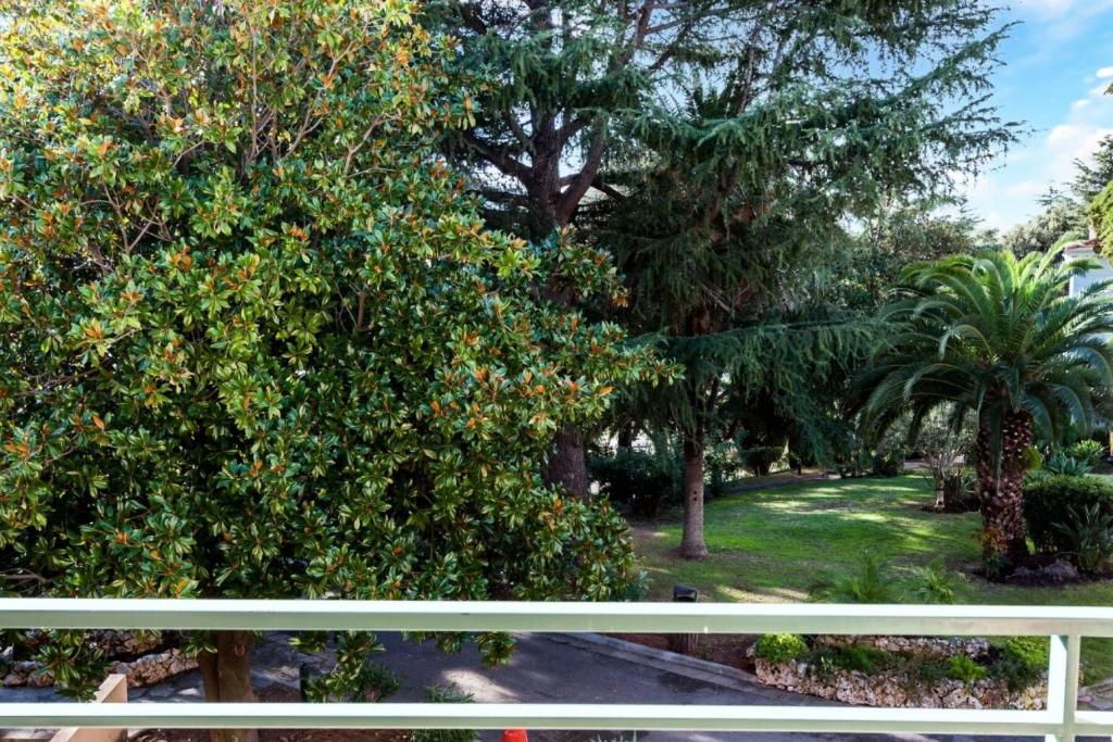 Résidence Cannes Villa Francia - Maeva Home - 2 pièces 6 Personnes - Confort 26 33 Avenue Amiral Wester Wemyss, 06150 Cannes